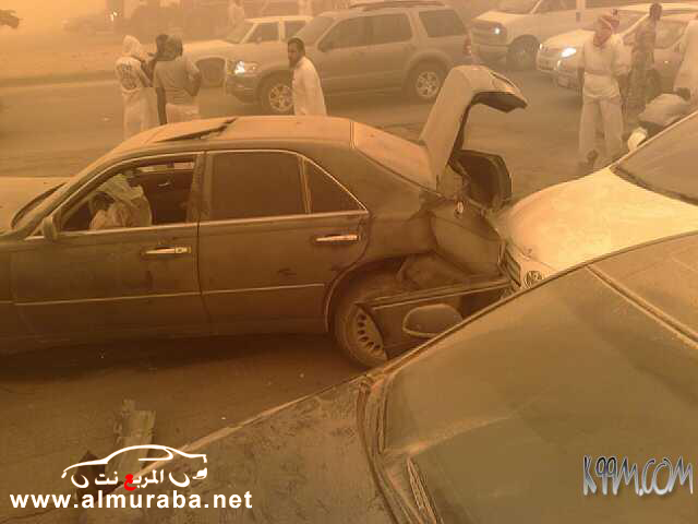 حوادث على طريق الرياض بسبب العاصفة الرملية ( صور ) 27