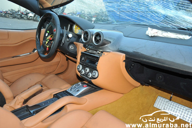 عرض سيارة كرستيانو رونالدو المحطمة "فيراري 599 GTB" للبيع على موقع اي باي الفرنسي بالصور 11