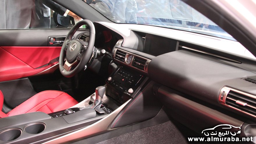 تدشين لكزس اي اس 2014 الجديدة كلياً رسمياً بالصور عالية الدقة Lexus IS 2014 42