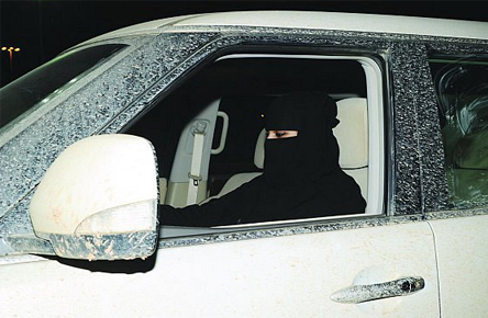 وفاة فتاة سعودية واصابة اخرى اثناء قيادة السيارة في منطقة حائل