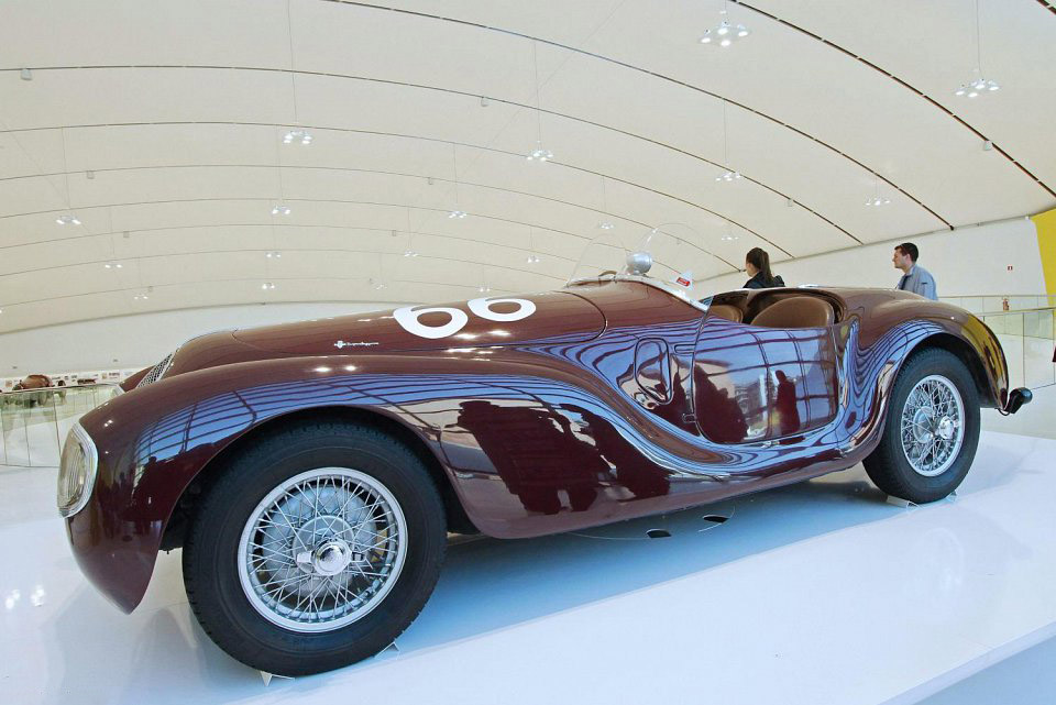 افتتاح متحف فيراري في ايطاليا في مدينة مودينا للسيارات القديمة بالصور Ferrari Museum
