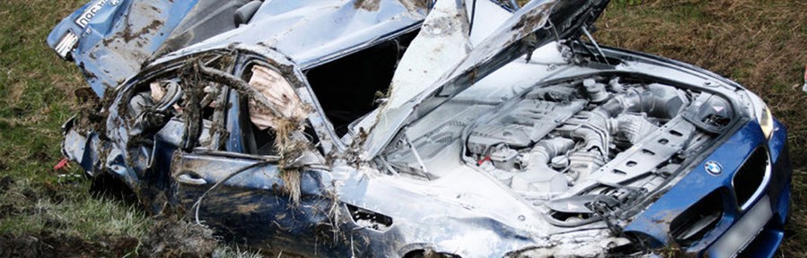 "فقدان السيطرة" ينتج اول حادث لسيارة بي ام دبليو 2013 ام فايف الجديدة BMW M5 2013 1