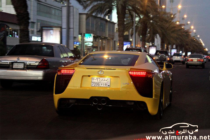 اول لكزس ال اف اي 2012 في السعودية باللون الاصفر بالصور Lexus LF-A 2012