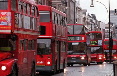 تعطيل حركة المرور في لندن بعد إضراب سائقين الحافلات مطالبين بزيادة الرواتب بسبب الأولمبياد 5