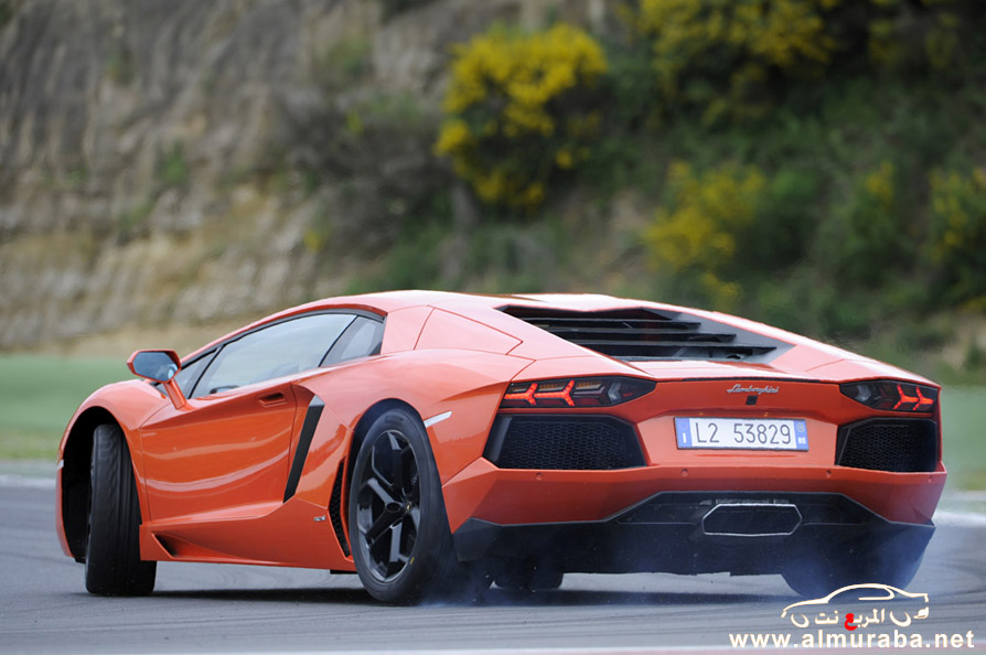 لمبرجيني افنتادور 2013 بتطويرات الجديدة خلال تجربتها في ايطاليا Lamborghini Aventador 2013 3