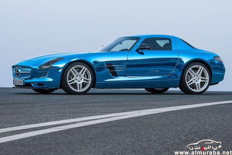 مرسيدس بنز اس ال اس الكوبيه الزرقاء سعرها يقترب من نصف مليون دولار Mercedes-Benz SLS AMG 10