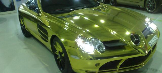 مرسيدس اس ال ار مغطية بالذهب الكامل في مدينة دبي بالصور Mercedes SLR Gold 1