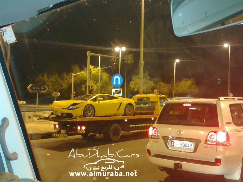 حادث تصادم لامبورجيني جالاردو في الإمارات بمدينة “ابوظبي” بالصور Lamborghini Gallardo