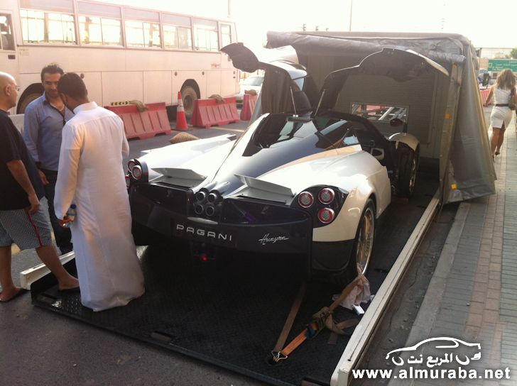 باجاني هوايرا السيارة المصنفة ضمن اغلى السيارات في العالم تتواجد في دبي لحظة وصولها بالصور