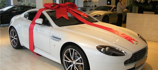 هدايا تناسب اعياد راس السنة واعياد الميلاد لجميع عشاق السيارات الفاخرة بالتعاون مع "eBay" 1