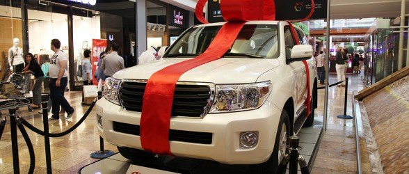 شرطة دبي توزع هدايا من السيارات لمن لم يرتكب اي مخالفة مرورية وجوائز اخرى تحفيزية