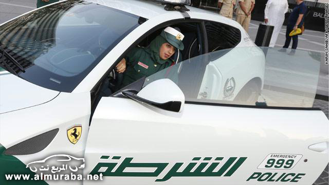 "بالصور" الشرطة النسائية في مدينة دبي تتسلم سيارات فيراري لضبط امن الطرق 6