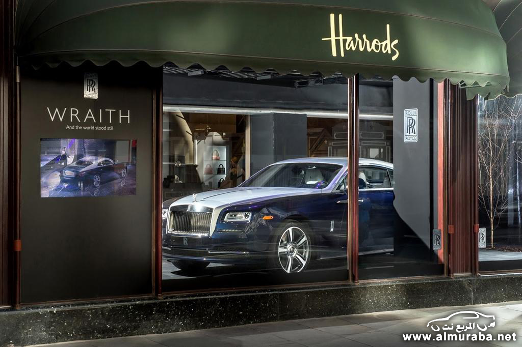 "بالصور" متاجر هارودز في لندن ترحب بالشبح الجديد رولزرويس ريث كوبيه Rolls-Royce Harrods 1
