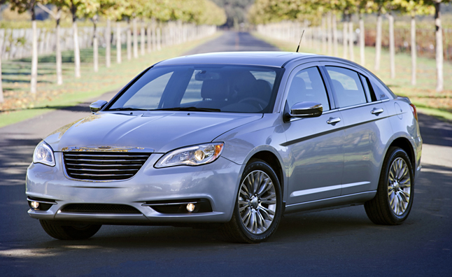 كرايسلر 2015 فئة 200 تعود لقيادة وتحسين العلامة التجارية مرة أخرى Chrysler 2015 4