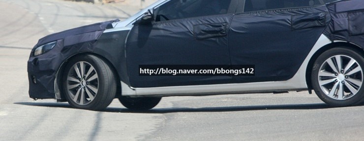 التقاط صور تجسسية لسيارة هيونداي ميسترا السيدان اثناء اختبارها في كوريا Hyundai Mistra