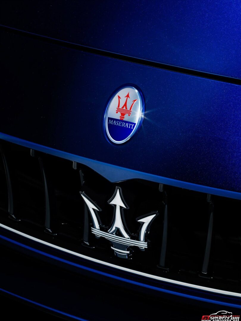 نسخة جديدة من مازيراتي جيبلي باللون الازرق القاتم Maserati Ghibli Blu 18