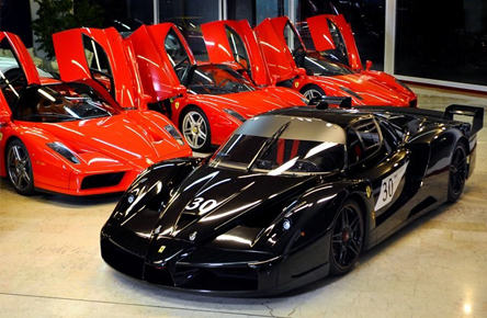 السيارة النادرة فيراري FXX السوداء لمايكل شوماخر معروضه للبيع مقابل 10 ملايين ريال 6