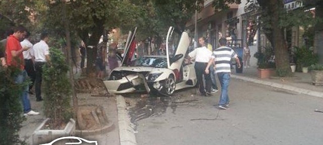 حادث سير لسيارة لامبورغيني مورسيلاغو