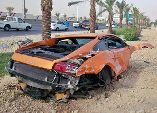 "بالصور" حادث لامبورجيني جالاردو في مدينة الرياض بسبب السرعة 5