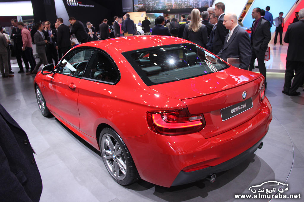2014-BMW-M235i-10