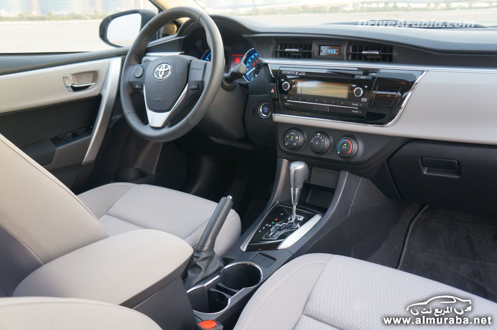 2014-Toyota-Corolla-in-the-UAE-9