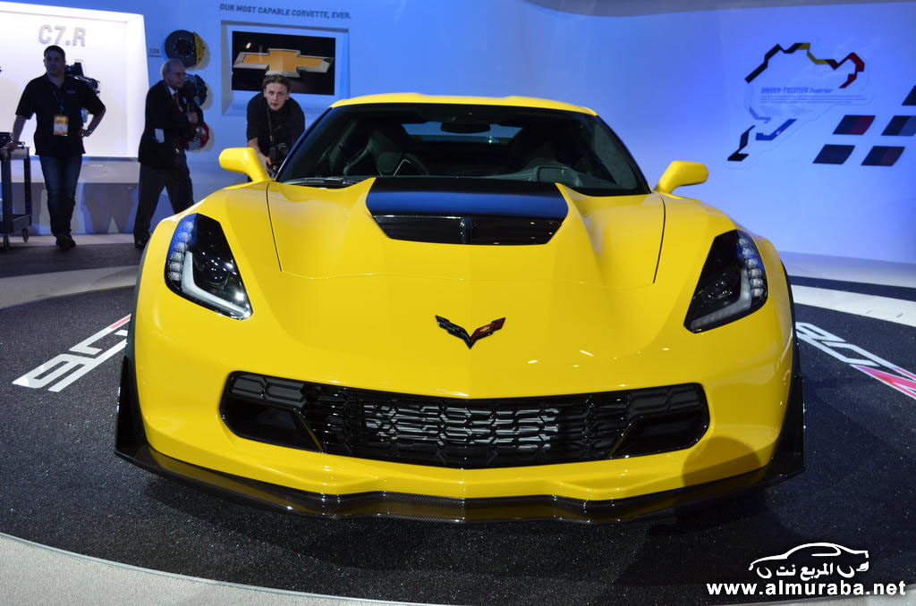 2015-Chevrolet-Corvette-z06-02