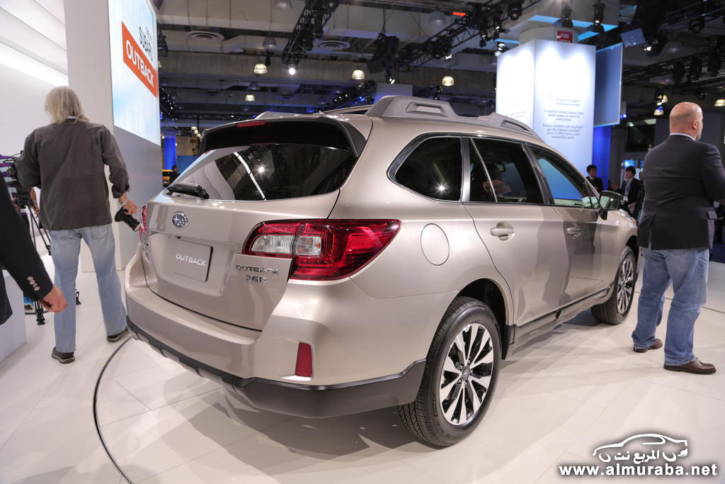 2015-Subaru-Outback-rear