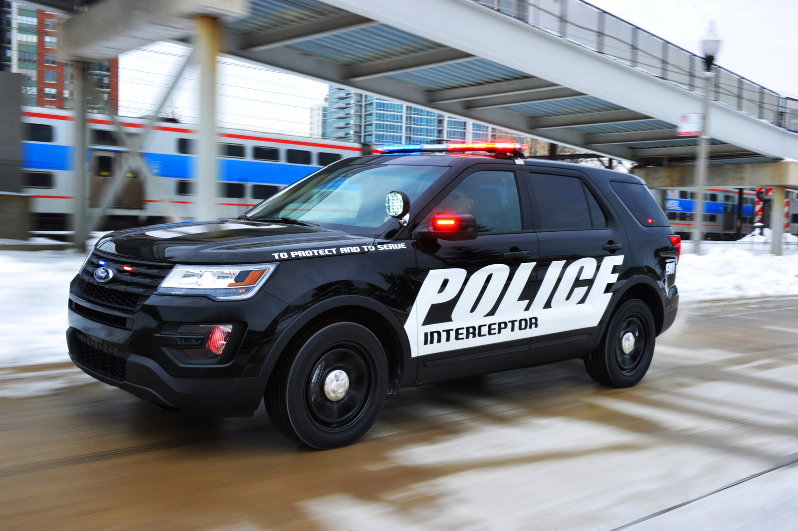 2016-Ford-Police-Interceptor-Utility-8