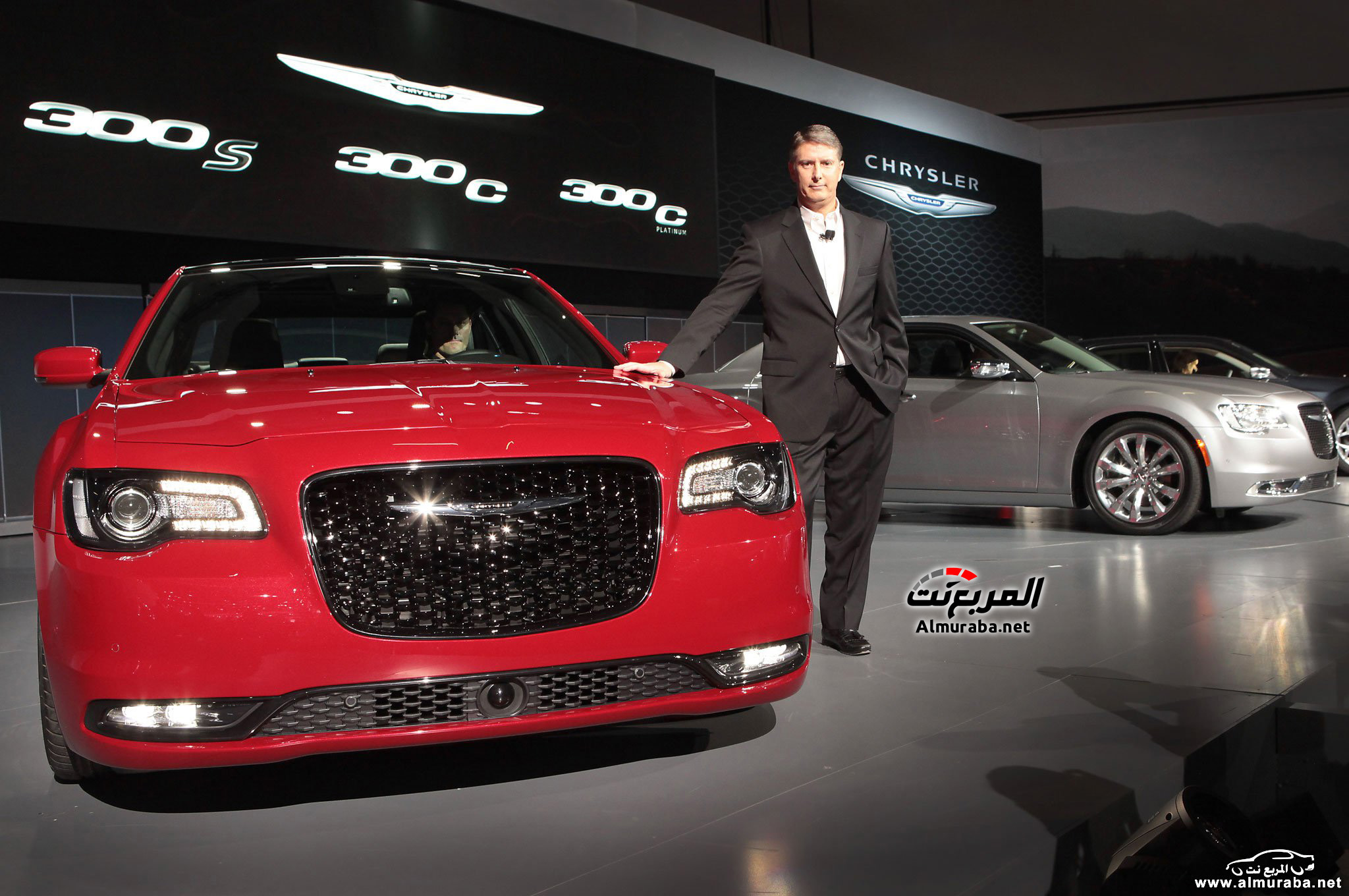 2015-chrysler-300s-on-stage