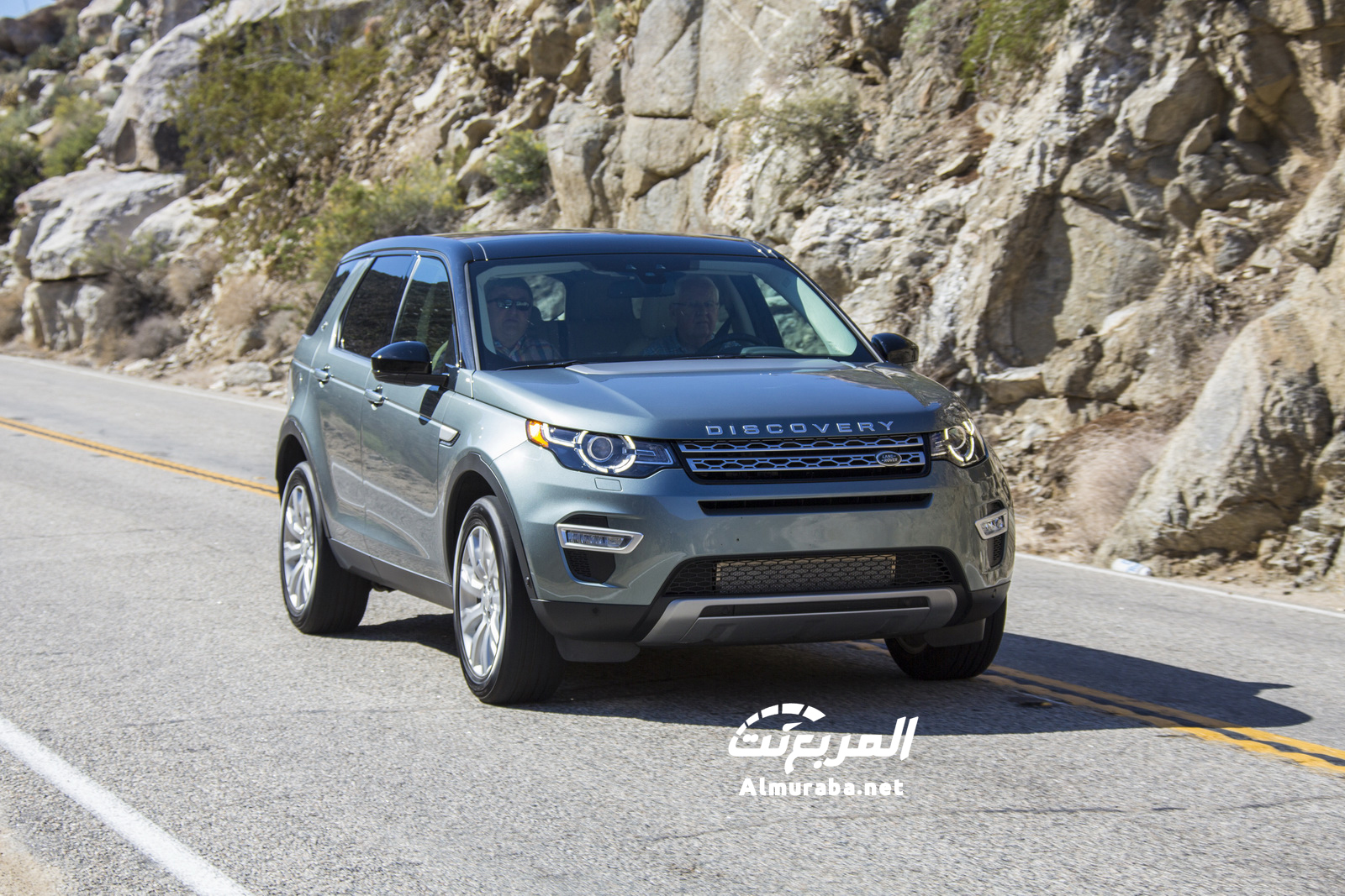 Land-Rover-Discovery-Sport-1