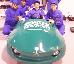 "بالصور" سعوديون في دولة اليابان يصممون سيارة كهربائية ومعارض السيارات تحتفي بهم 1