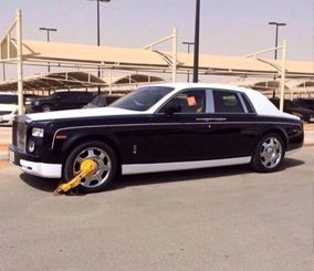 "صورة" جامعة الملك سعود تقوم بحجز سيارة رولز رويس فانتوم بسبب الوقوف الخاطئ 1