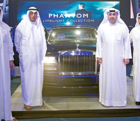 “بالصور” رولز رويس تطرح سيارة “فانتوم لايملايت” تحت الأضواء الجديدة بمواصفات خاصة Rolls-Royce Phantom