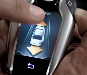 "فيديو" تعرف على التكنولوجيا الجديدة في بي ام دبليو الفئة السابعة 2016 BMW 7 Series 4