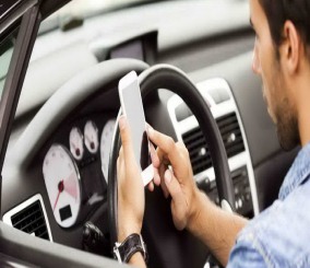 “المرور” ينفي زيادة العقوبات على مستخدمي الهاتف المحمول خلال القيادة