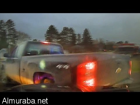 “فيديو” مطاردة مثيرة للشرطة الأمريكية لشاحنة وسط الغابات