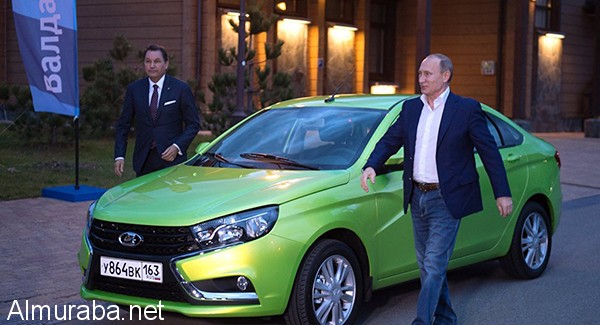 الرئيس الروسي فلاديمير بوتين يختبر بنفسه سيارة لادا فيستا الجديدة