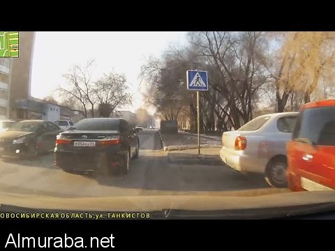 “فيديو” حادث عنيف لسائق أصابته جلطة وهو يقود سيارته