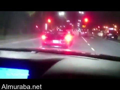 “فيديو” شاهد لحظة اندلاع النيران في سيارة فيراري مسرعة