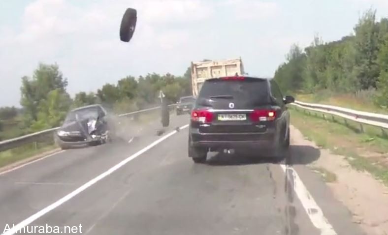 "فيديو" شاهد الجزء الخامس لأغرب حوادث السيارات في روسيا لهذا العام 1