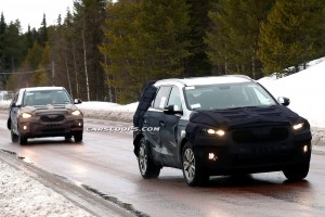 "صور تجسسية" تكشف سيارة كيا القادمة سورينتو 2016 اثناء اختبارها ضد أودي Q5 2