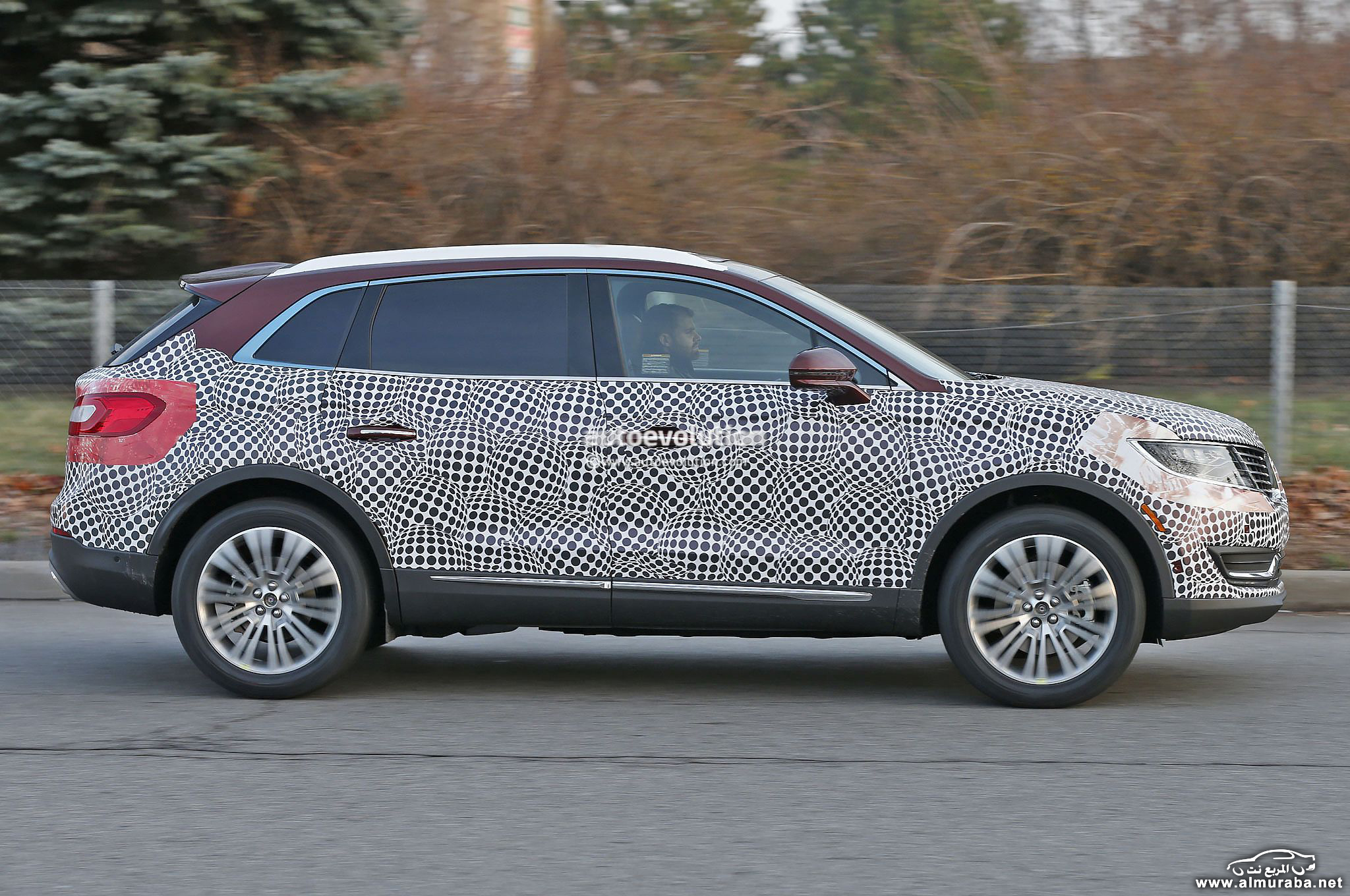 2016-lincoln-mkx-spied-in-production-ready-guise-photo-gallery_7