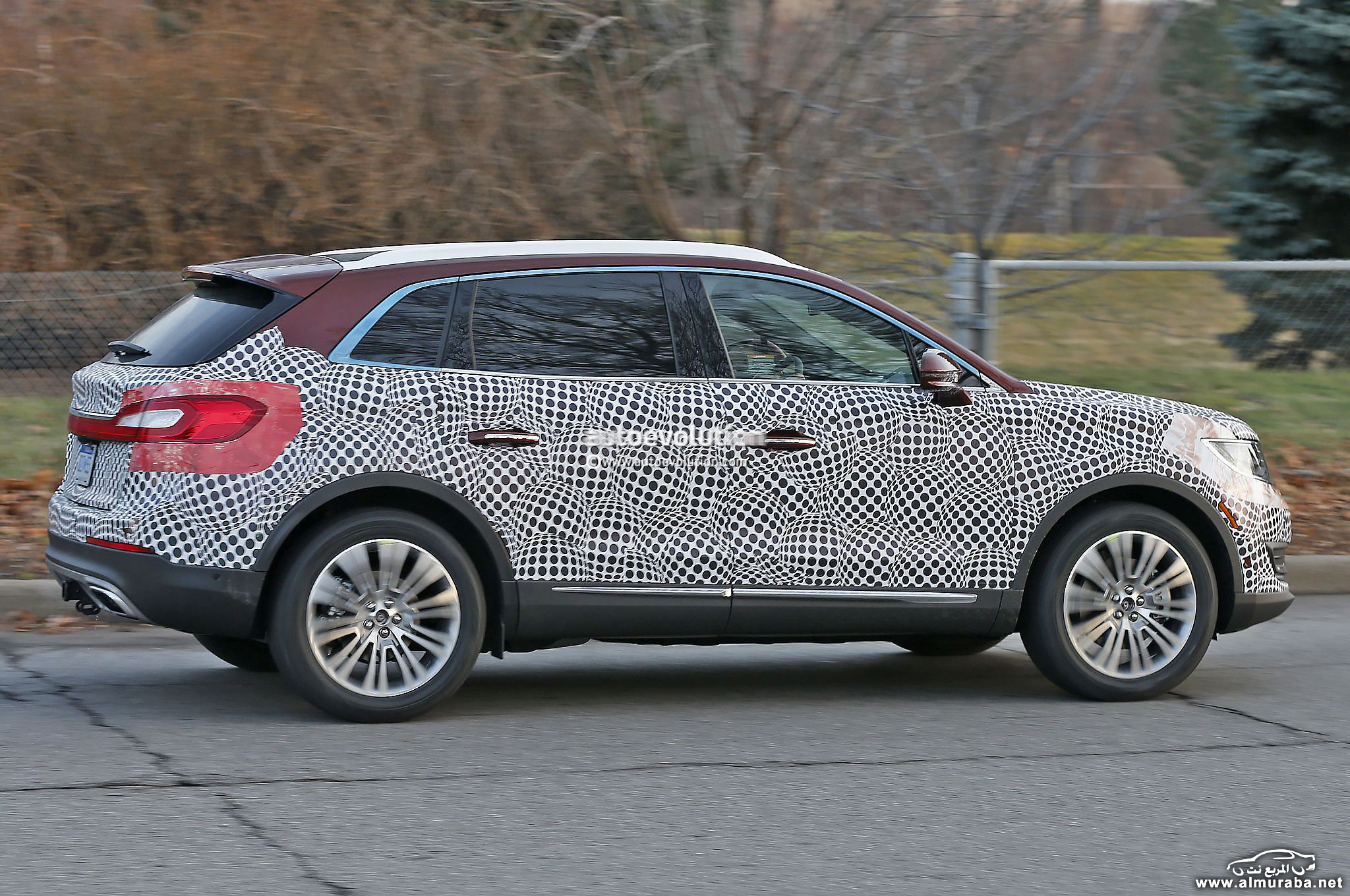 2016-lincoln-mkx-spied-in-production-ready-guise-photo-gallery_8
