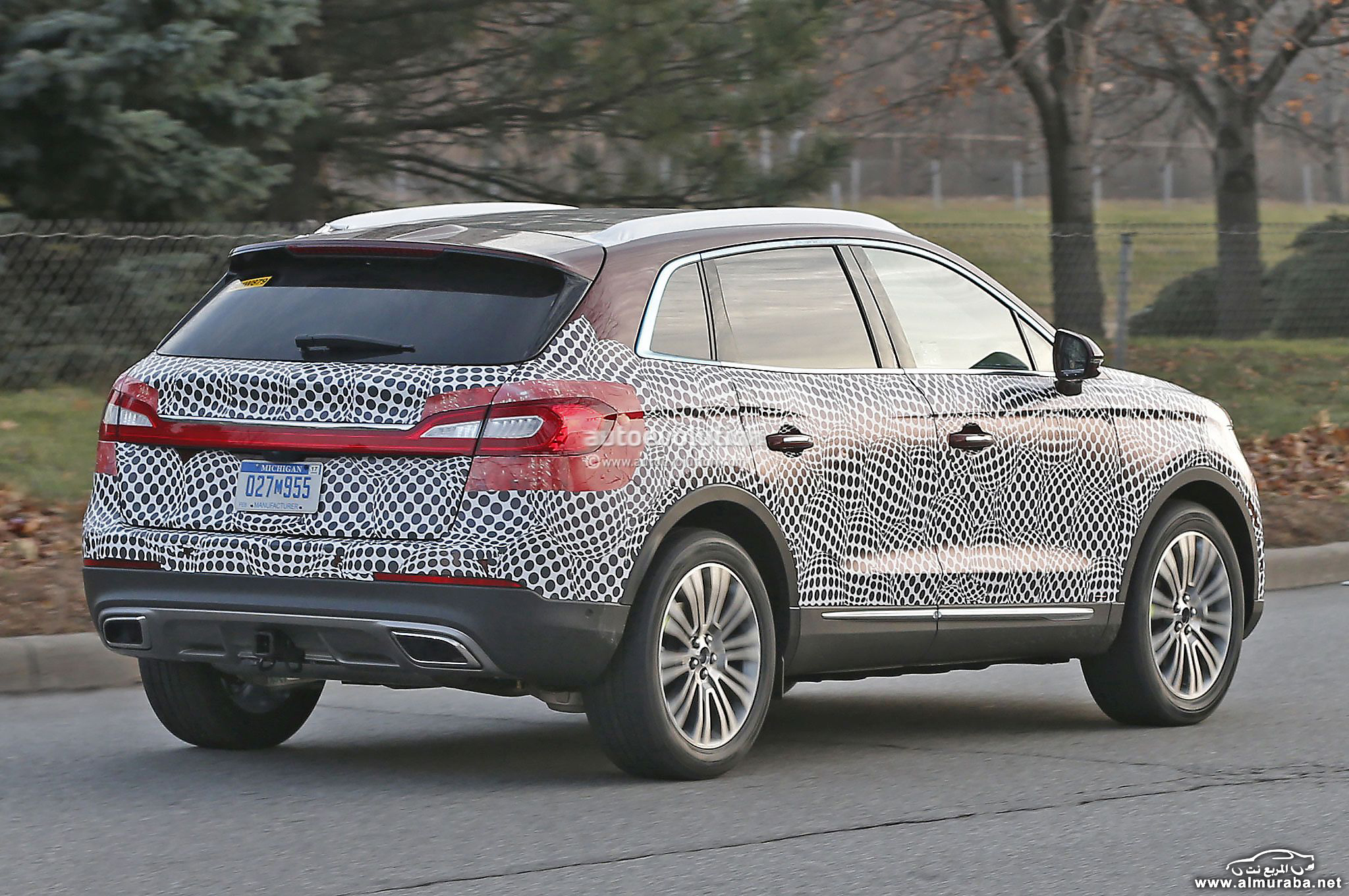 2016-lincoln-mkx-spied-in-production-ready-guise-photo-gallery_9