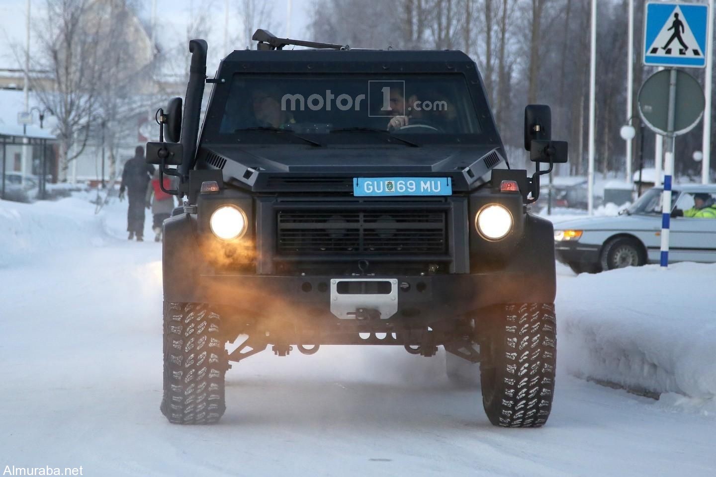 "مرسيدس" تختبر سيارتها العسكرية المصفحة الغير قابلة للتدمير في مناطق قطبية 1
