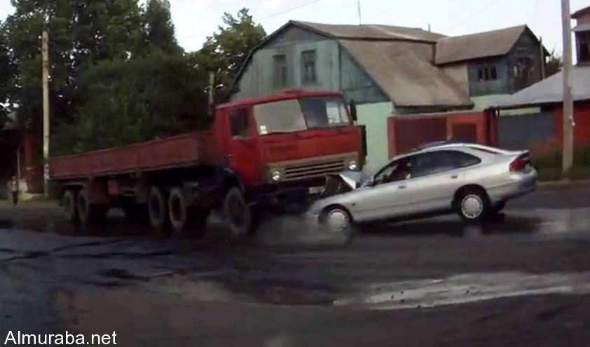 “فيديو” شاهد الجزء الثامن لأغرب حوادث السيارات في روسيا لهذا العام