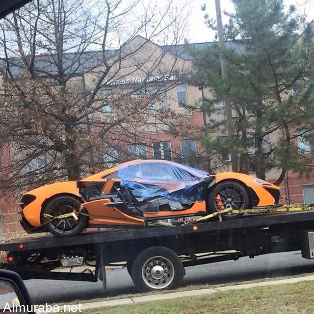 مكلارين P1 المحدودة تظهر وهي متحطمة في حادث خطير بواشنطن McLaren P1