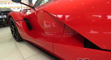 سيارة "لافيراري" حمراء بسعر 4.7 مليون دولار بالولايات المتحدة LaFerrari 10