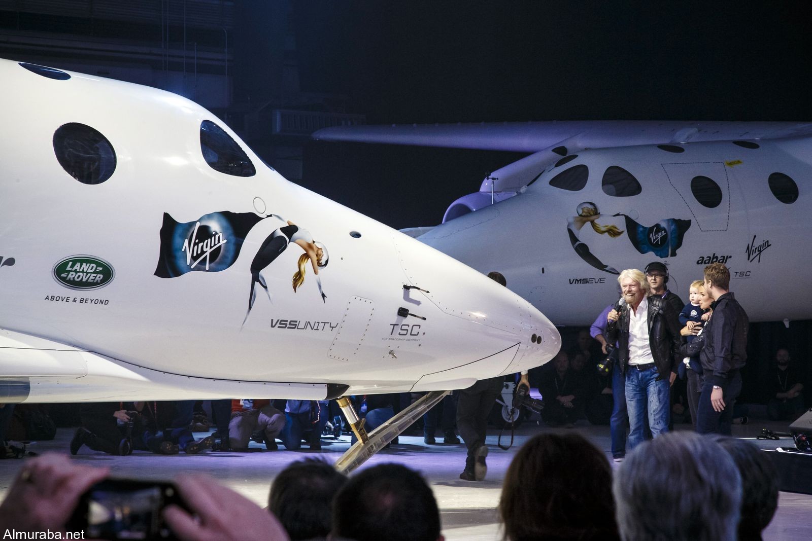 "رنج روفر" اوتوبيوغرافي تشارك في حفل إطلاق طائرة الفضاء الجديدة Range Rover 2016 18