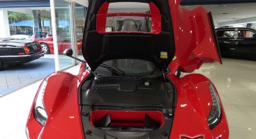 سيارة "لافيراري" حمراء بسعر 4.7 مليون دولار بالولايات المتحدة LaFerrari 25
